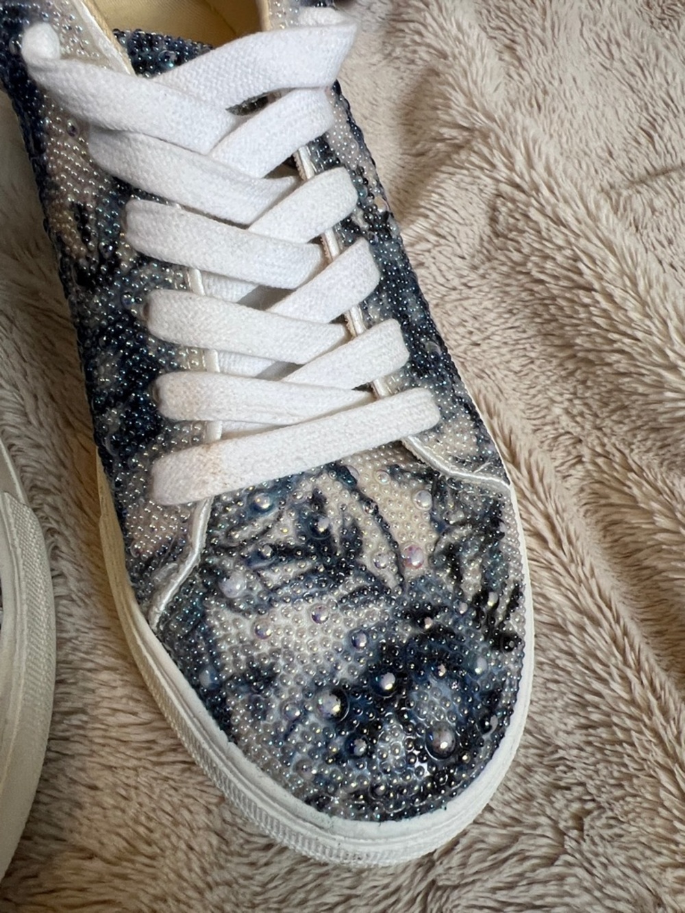 Betsey Johnson Sidny Blue Floral Sequin Sneakers - Sz 7.5 - Picture 7 of 12